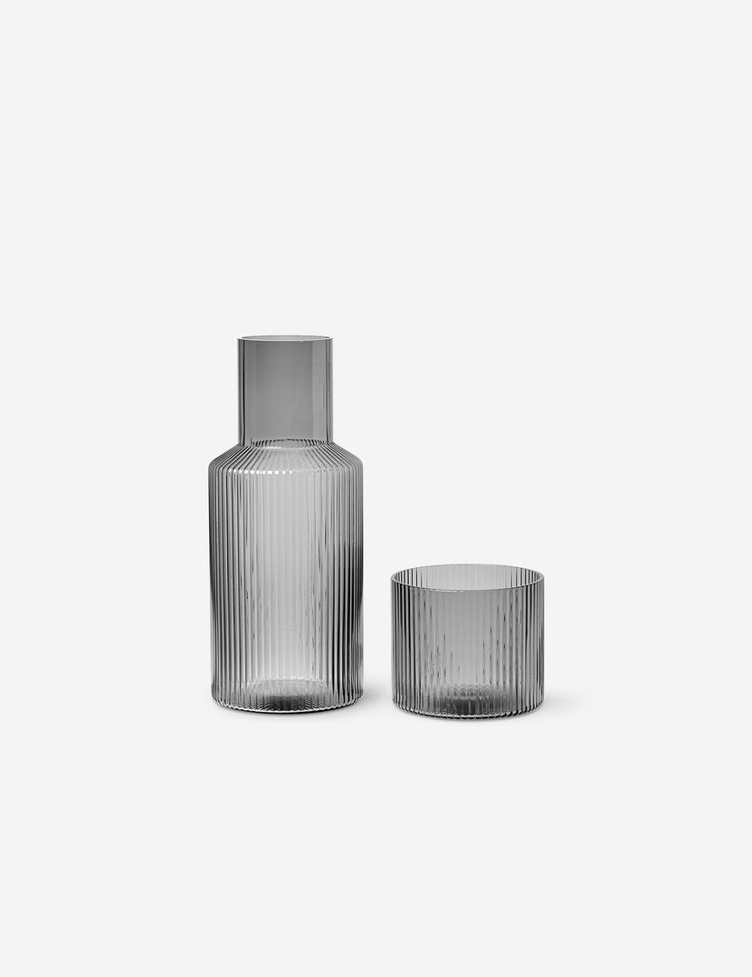 #color::gray #style::carafe-set