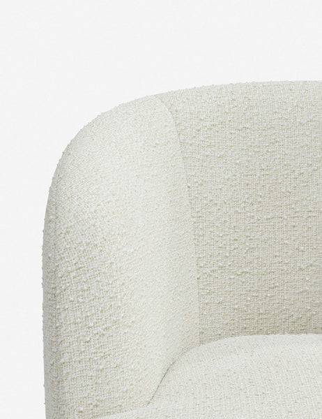 #color::white-boucle