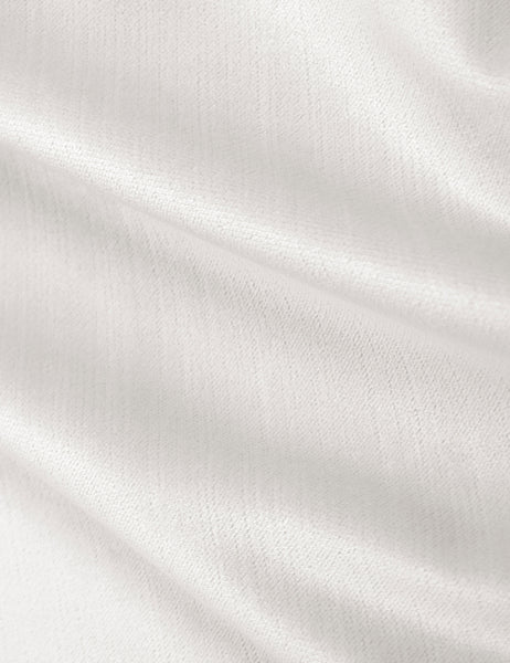 #color::snow-velvet