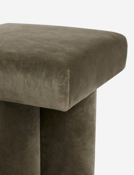 #color::loden-velvet