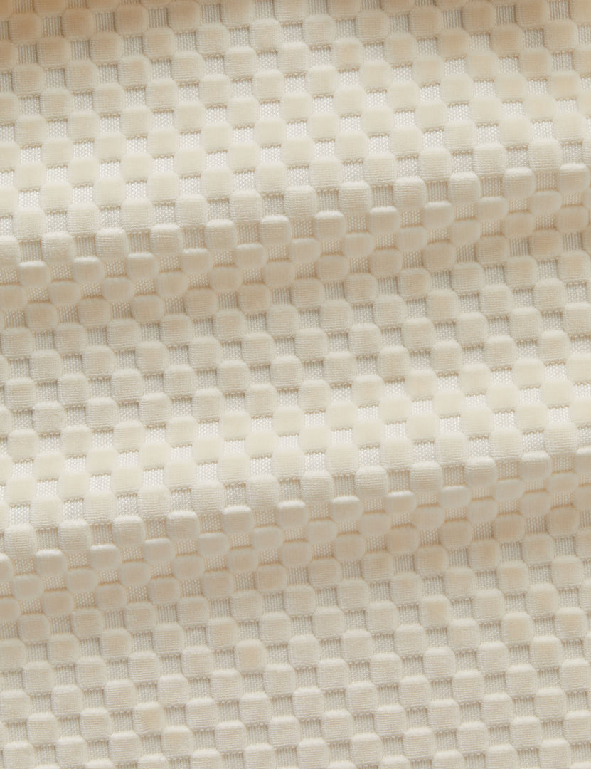 #color::ivory