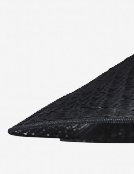 #color::black #size::42-