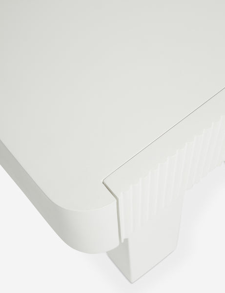 #color::ivory