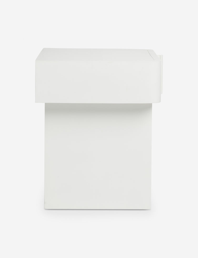 #color::ivory