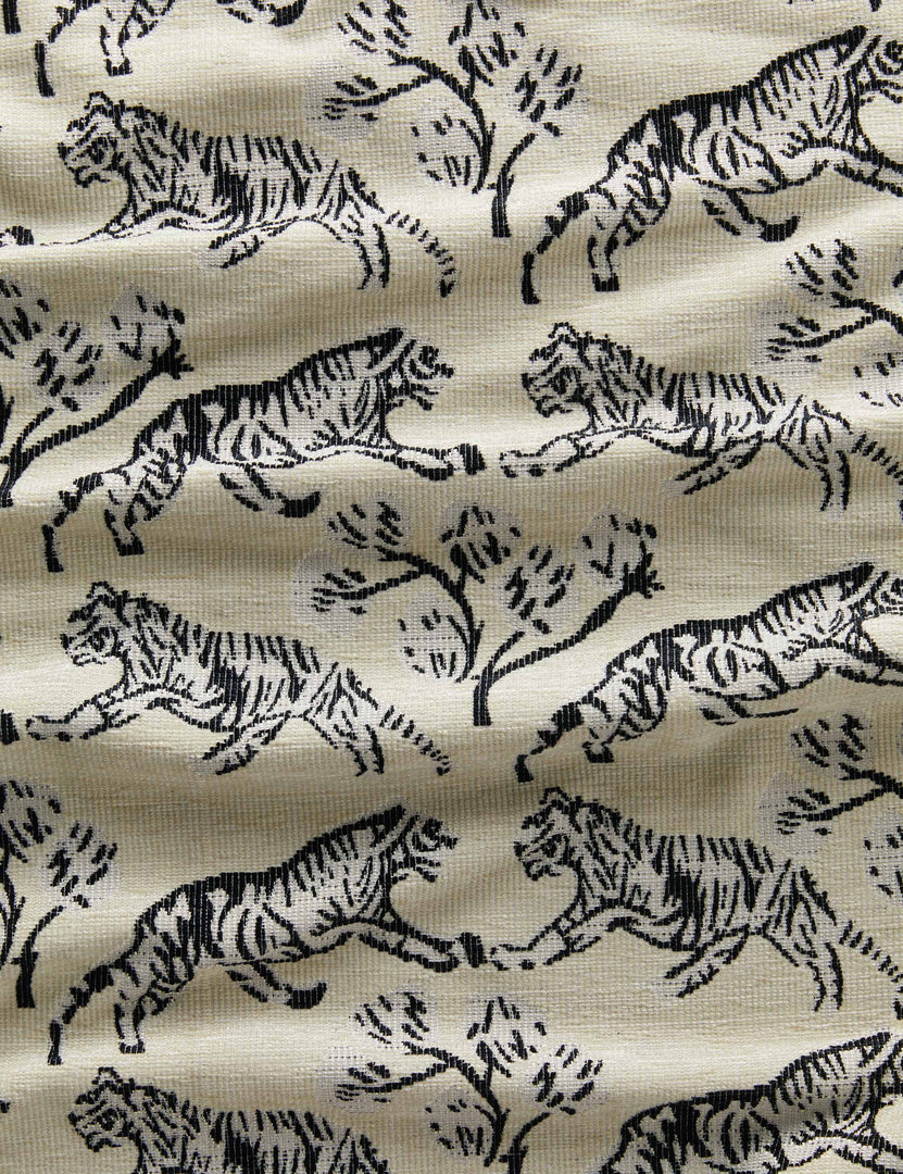 #color::ivory