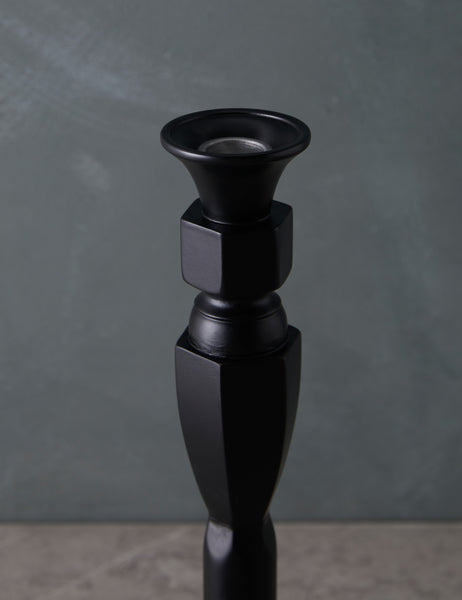 #color::black #style::no-1