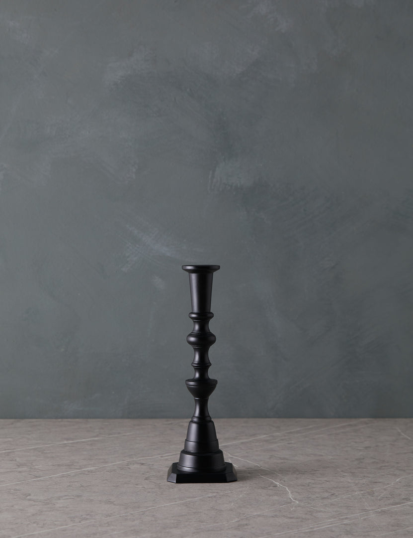 #color::black #style::no-4