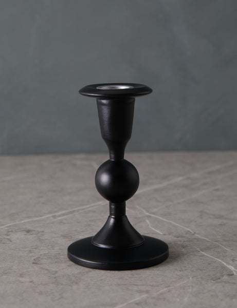 #color::black #style::no-6