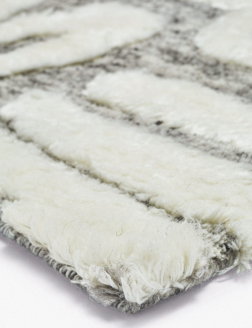 #size::6--x-9- #size::8--x-10- #size::9--x-12- #size::10--x-14- #color::rug #size::12--x-15- | Corner of the braeburn rug