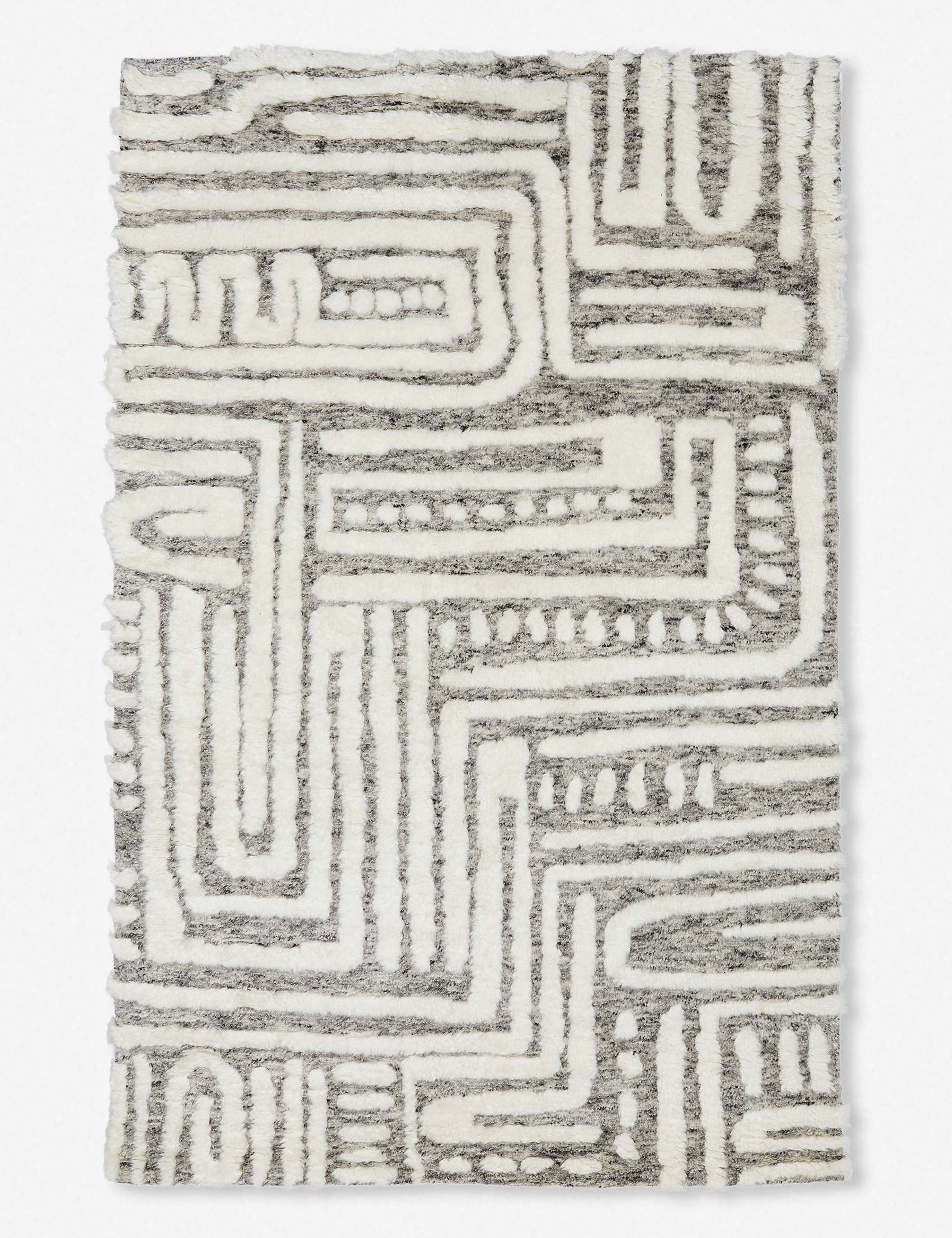 The six by nine feet size of the braeburn rug