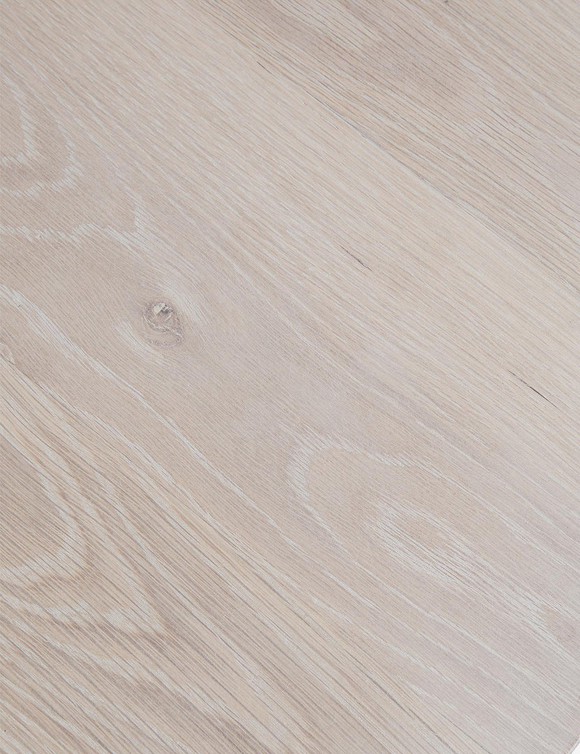 #color::washed-oak | The washed-oak wood